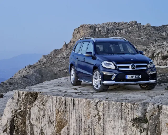 Mercedes-Benz GL-Class 2012 позашляховик — 25
