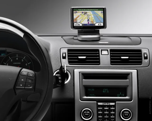Volvo S40 2004 (Вольво С40) седан — 2