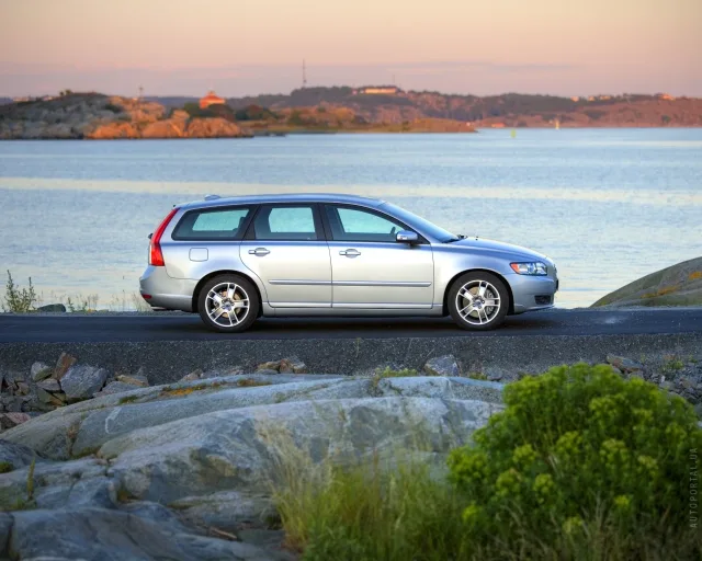 Volvo V50 універсал — 24