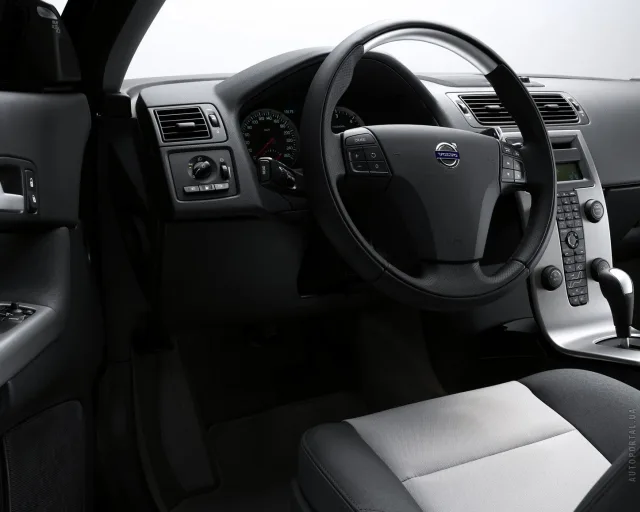 Volvo C30 2.0D MT Base — 6