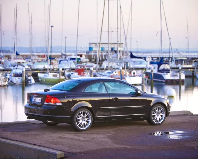 Volvo C70 2,4D AT Summum — 8