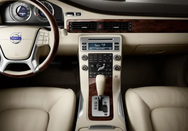 Volvo V70 2007 універсал — 17