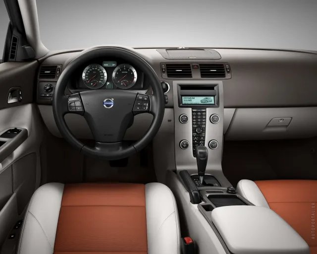 Volvo C30 2010 хетчбек — 10