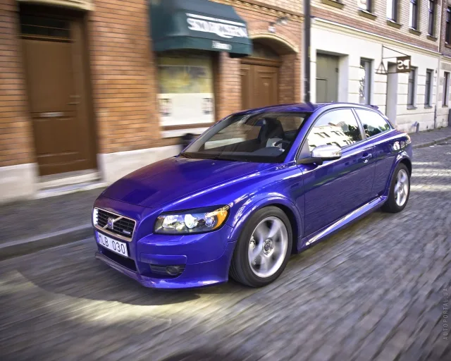 Volvo C30 2.0D MT Base — 13