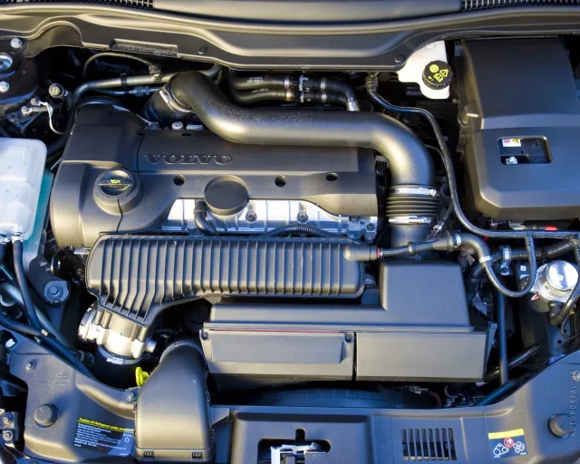 Volvo C70 2,4D AT Summum — 7