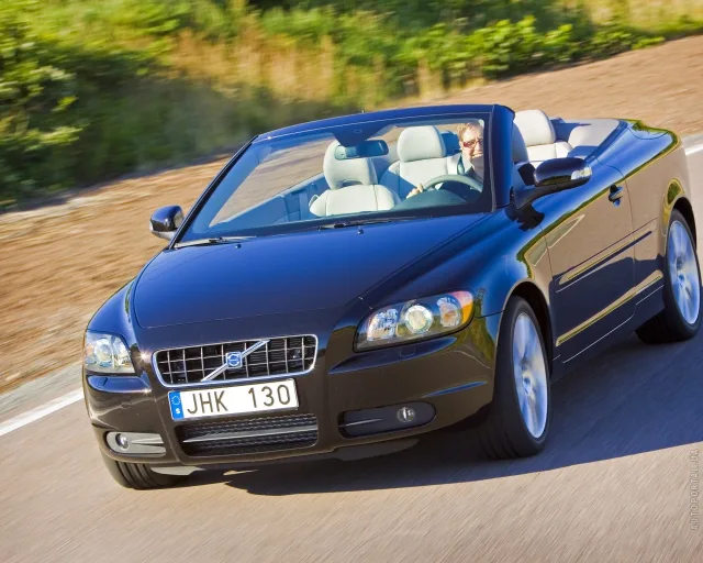 Volvo C70 2,4D AT Summum — 15