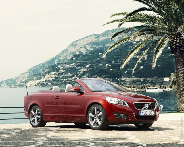 Volvo C70 2.4 MT Summum — 4