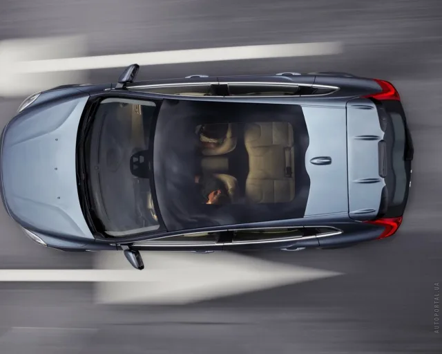 Volvo V40 2.0 D3 MT Base — 17