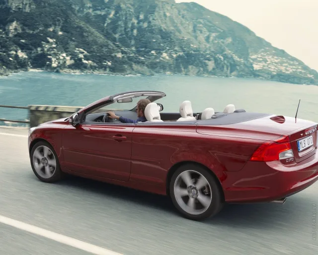 Volvo C70 2.4 MT Summum — 11
