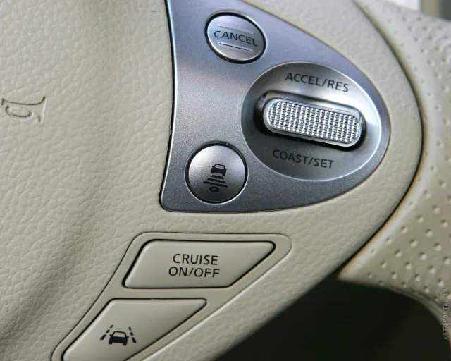 Infiniti FX crossover — 17