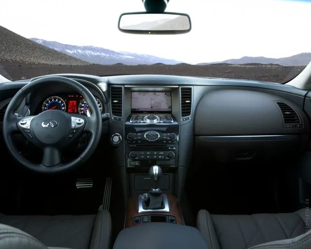 Infiniti FX crossover — 16