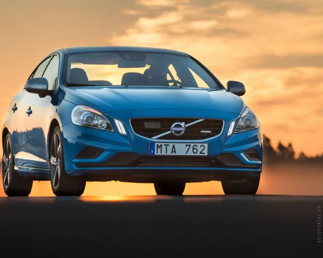 Volvo S60 2013 (Вольво C60) седан — 13