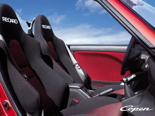 Daihatsu Copen coupe convertible — 3