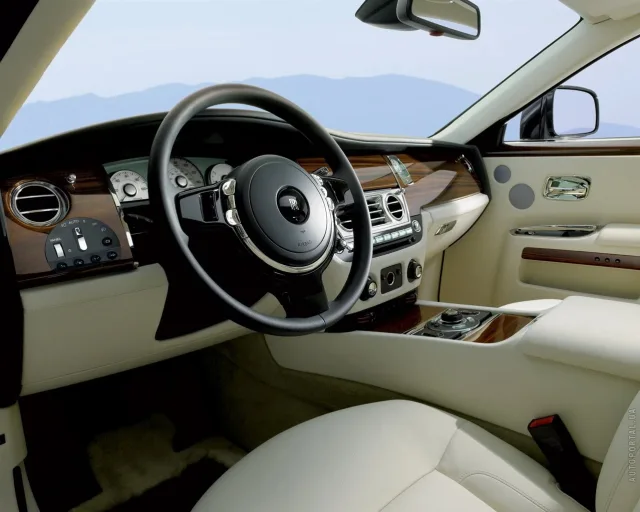 Rolls-Royce Ghost 2010 sedan — 5