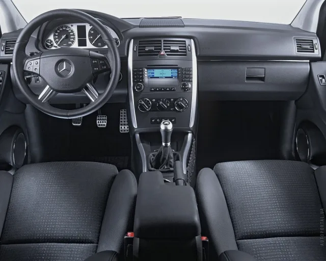 Mercedes-Benz B-Class 2005 microvan — 9