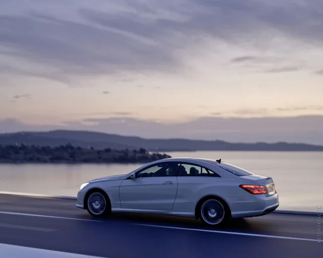 Mercedes-Benz E 200 Coupe BlueEfficiency — 25