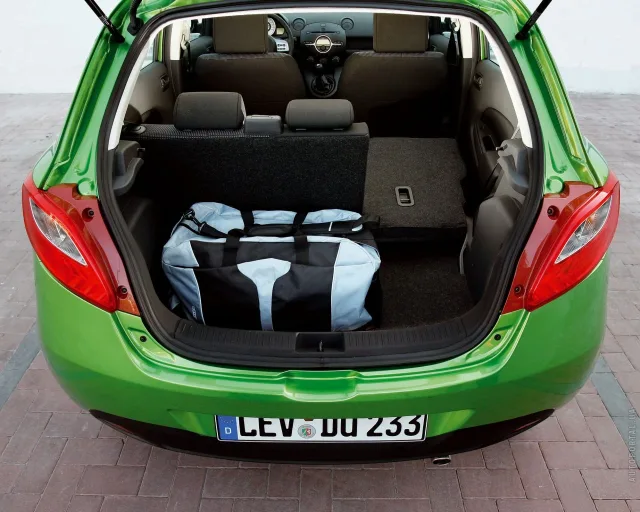 Mazda 2 2007 hatchback — 9