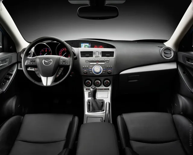 Mazda 3 2009 хетчбек — 4