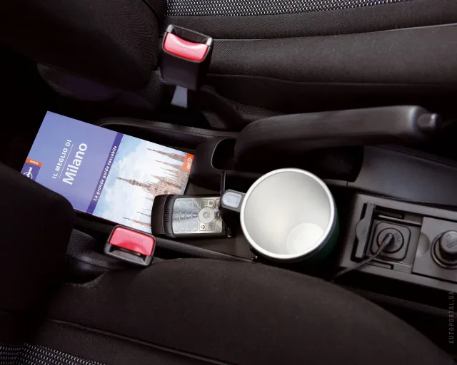 Mazda 2 2007 hatchback — 8