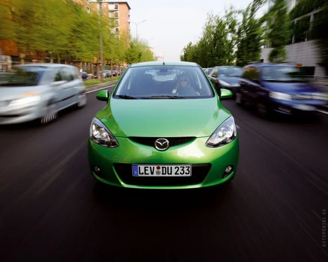 Mazda 2 2007 hatchback — 24