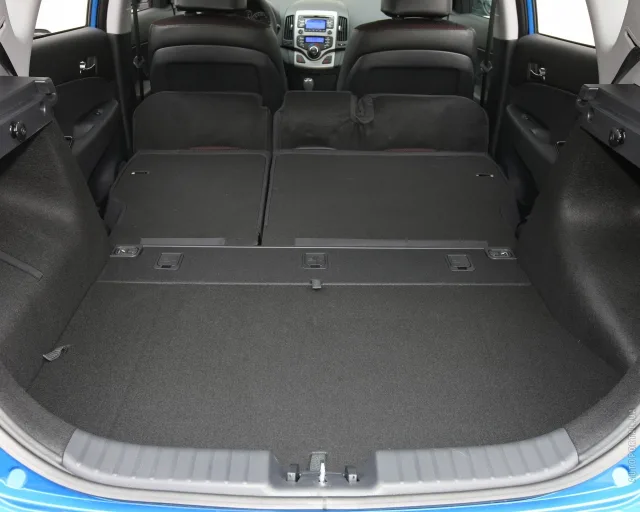 Hyundai i30 2010 хетчбек — 8