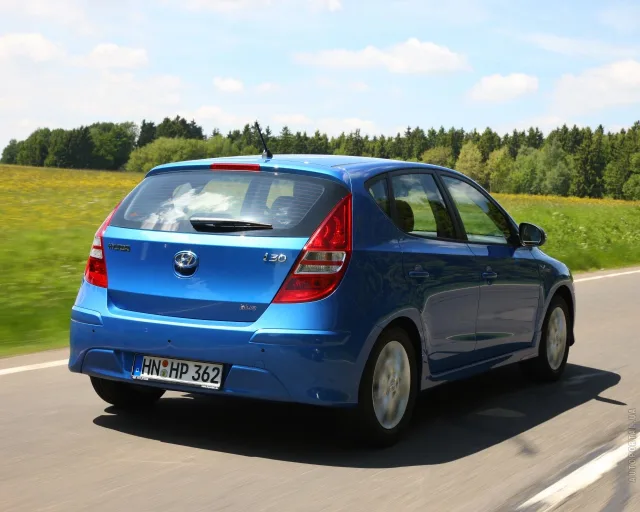 Hyundai i30 2010 хетчбек — 24