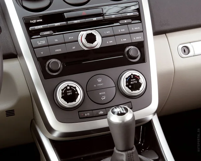 Mazda CX-7 кросовер — 13