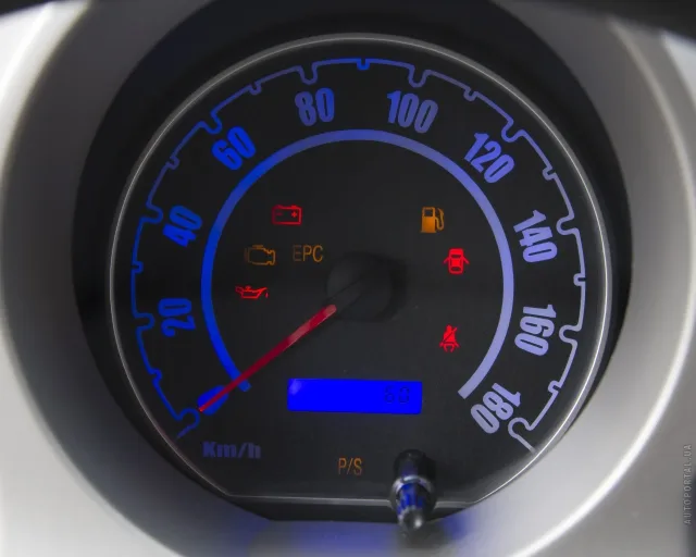 JAC J2 hatchback — 14