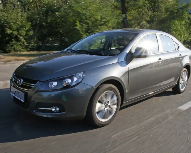 JAC J5 седан — 9