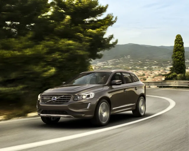 Volvo XC60 2013 crossover — 7