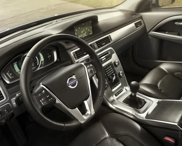 Volvo V70 2013 універсал — 3