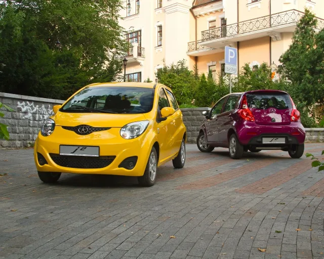 JAC J2 hatchback — 4