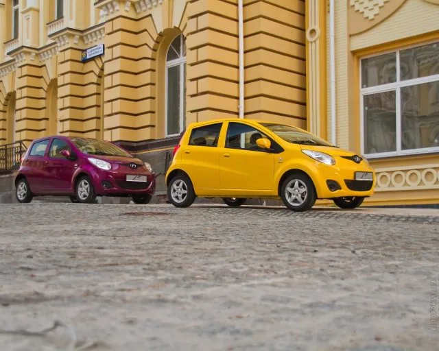 JAC J2 hatchback — 12