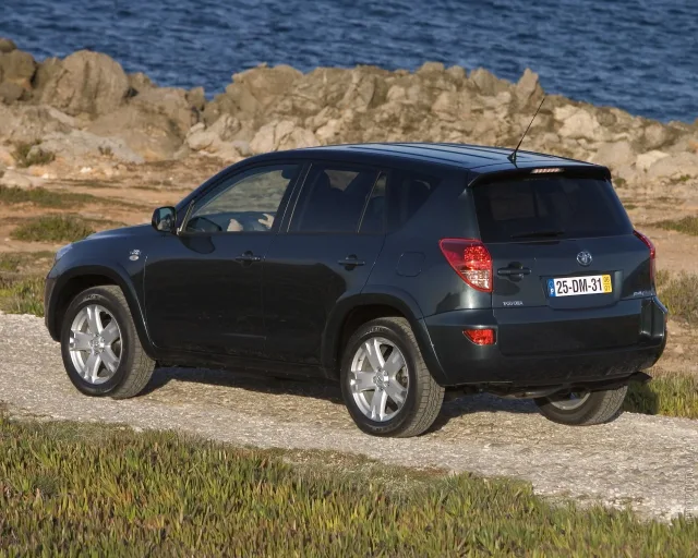 Toyota RAV4 2.4 AT Executive — 20