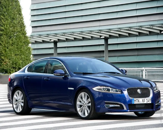 Jaguar XF 3.0D AT — 25