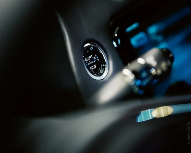 Jaguar XJ (Ягуар Икс Джей) седан — 12