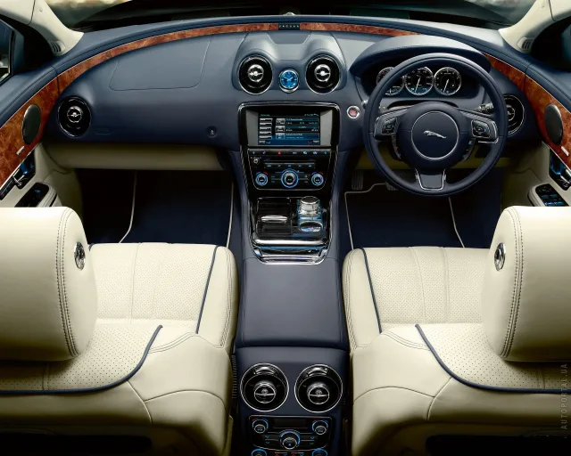 Jaguar XJ (Ягуар Икс Джей) седан — 3