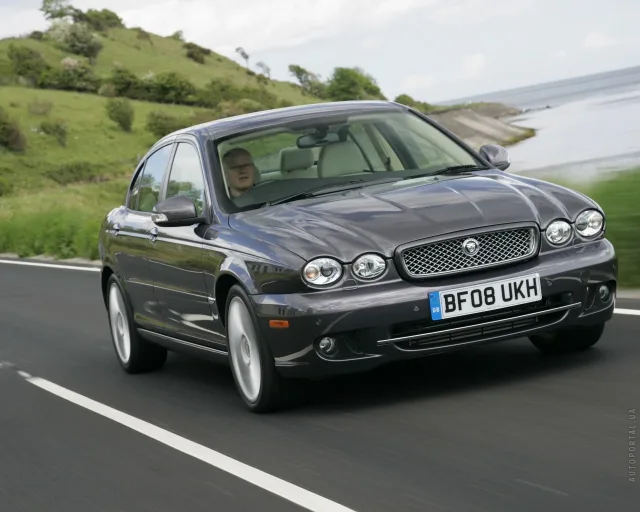 Jaguar X-Type седан — 16