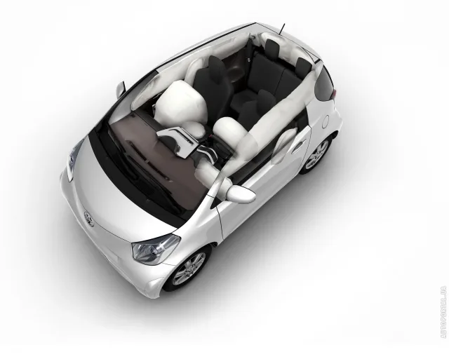 Toyota iQ хетчбек — 10