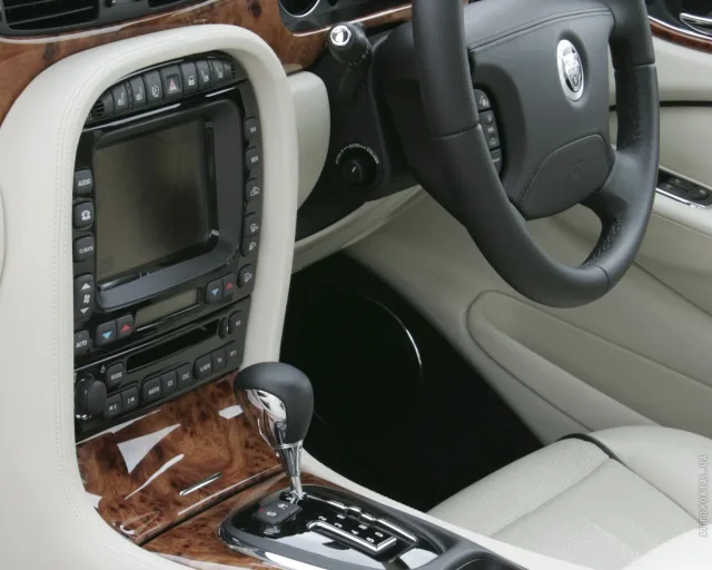 Jaguar XJ 3.5 AT Executive — 5
