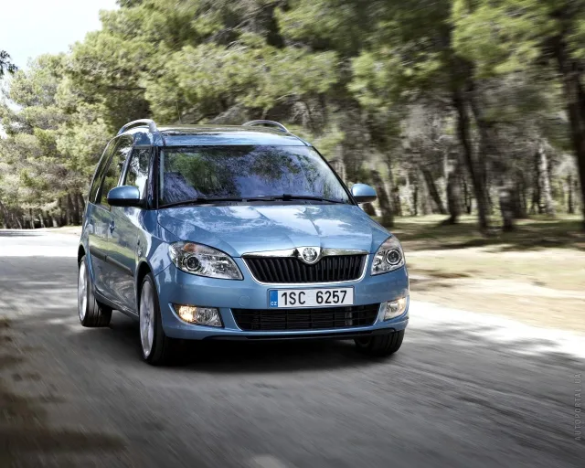Skoda Roomster 1.6 AT Active — 9