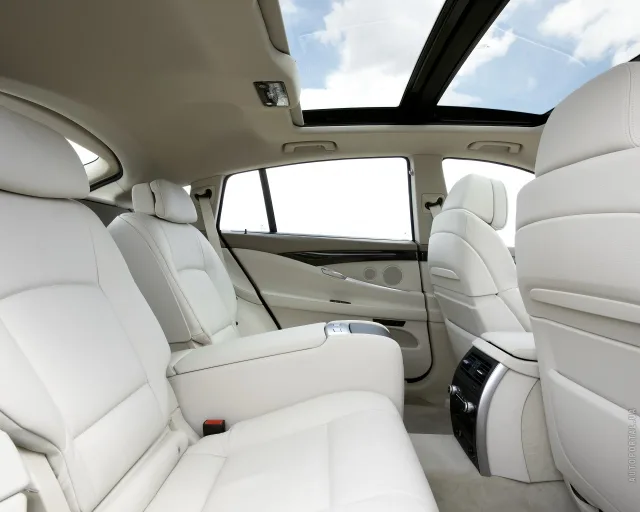 BMW 5 Series Gran Turismo хетчбек — 17