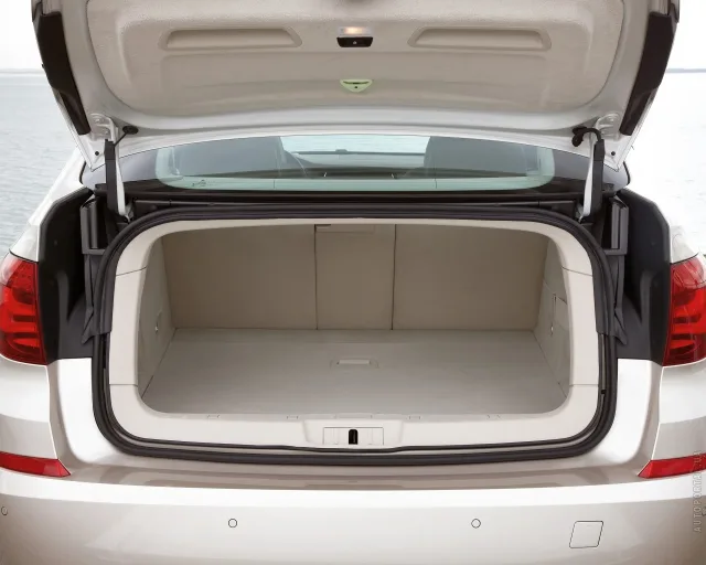 BMW 5 Series Gran Turismo хетчбек — 8