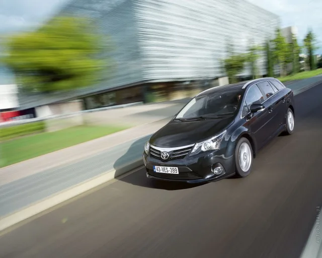 Toyota Avensis Tourer 2012 station wagon — 25