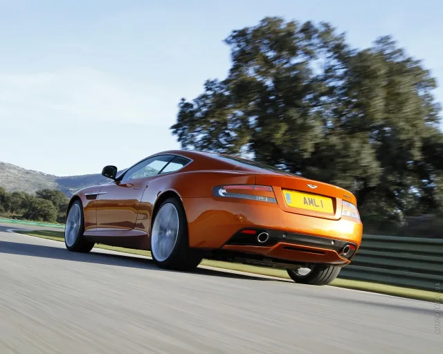 Aston Martin Virage 5.9 AT — 23