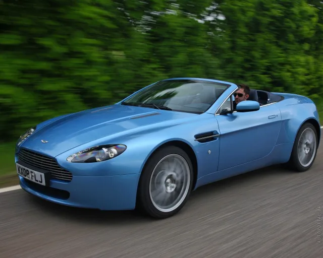 Aston Martin V8 Vantage Roadster S 4.7 AT — 11