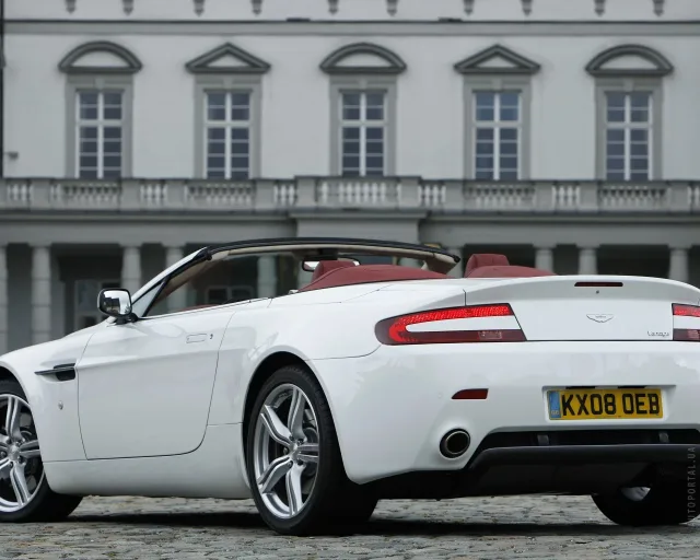 Aston Martin V8 Vantage Roadster S 4.7 AT — 19