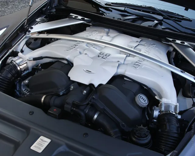 Aston Martin DBS 5.9 MT — 17