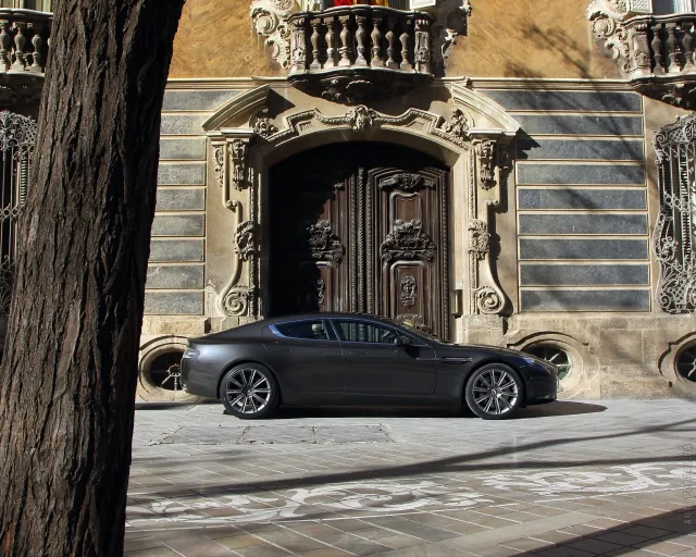Aston Martin Rapide ліфтбек — 8