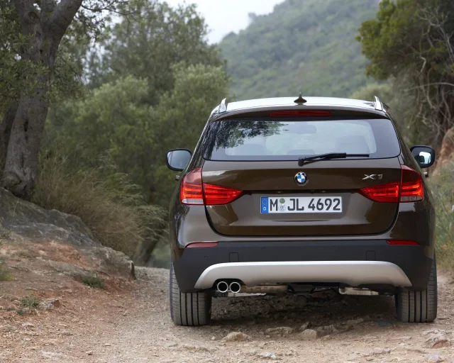 BMW X1 xDrive2.0i MT — 3